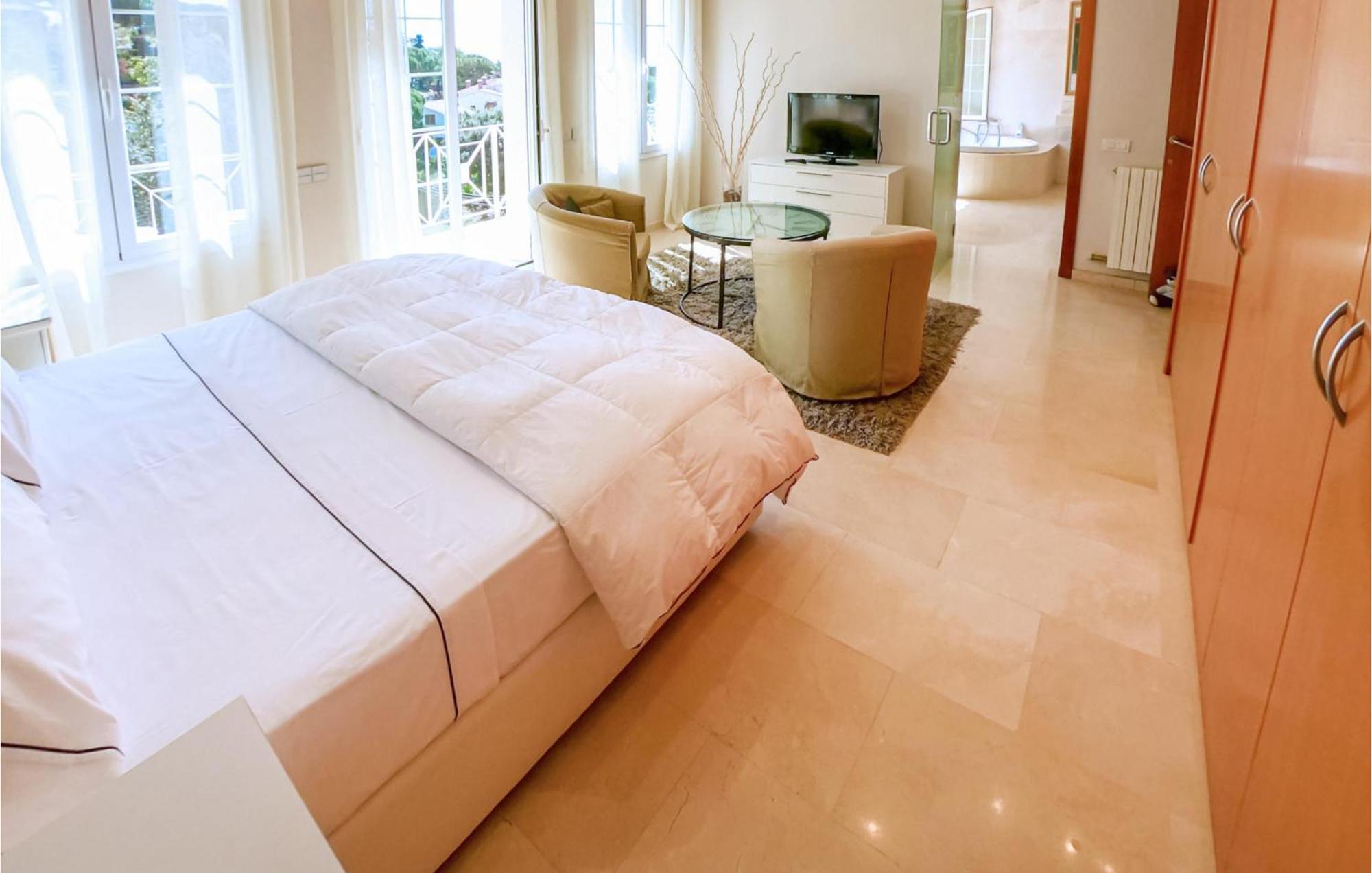 Nice Home In Cabrils With House A Mountain View 외부 사진