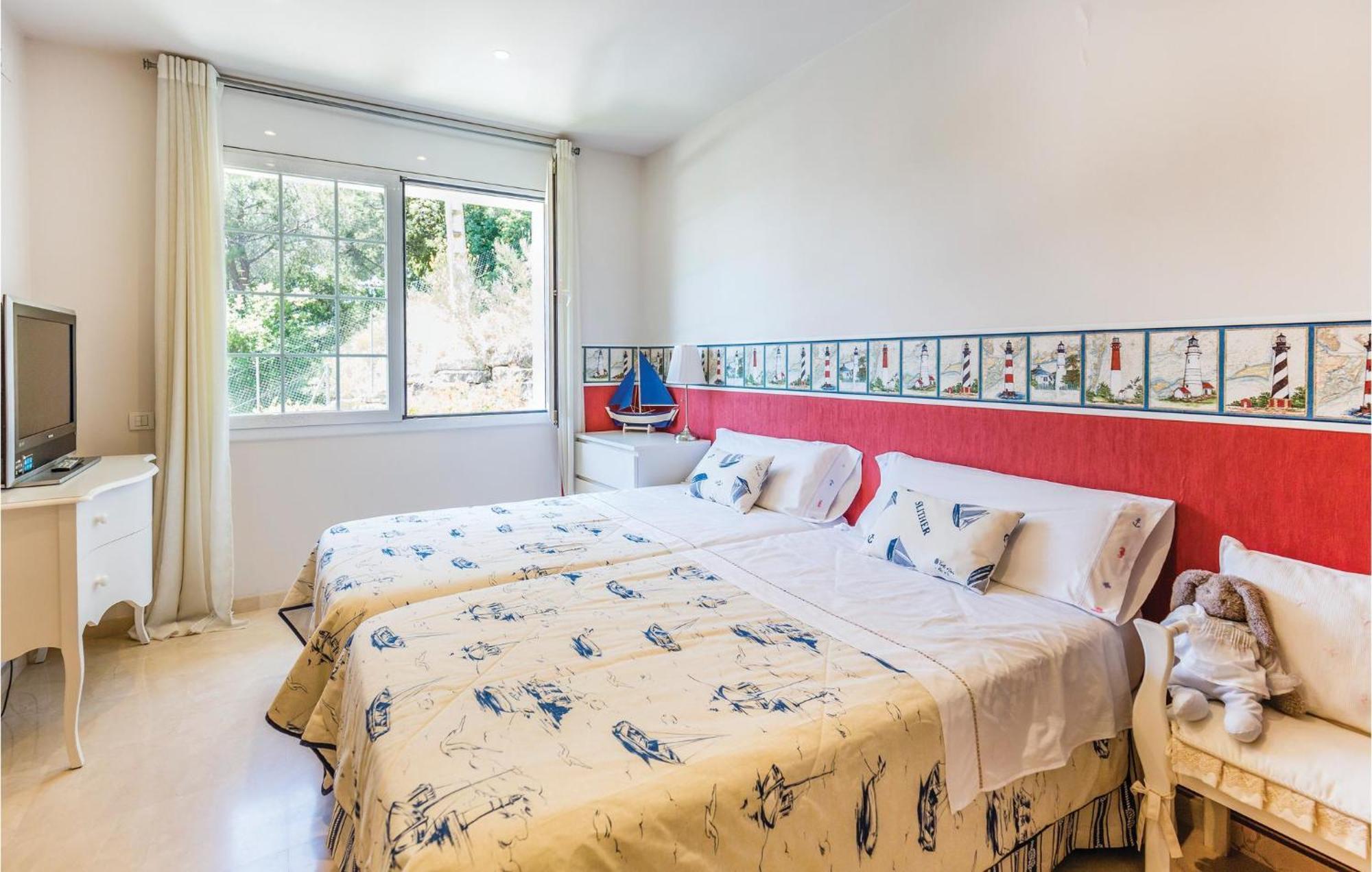 Nice Home In Cabrils With House A Mountain View 외부 사진